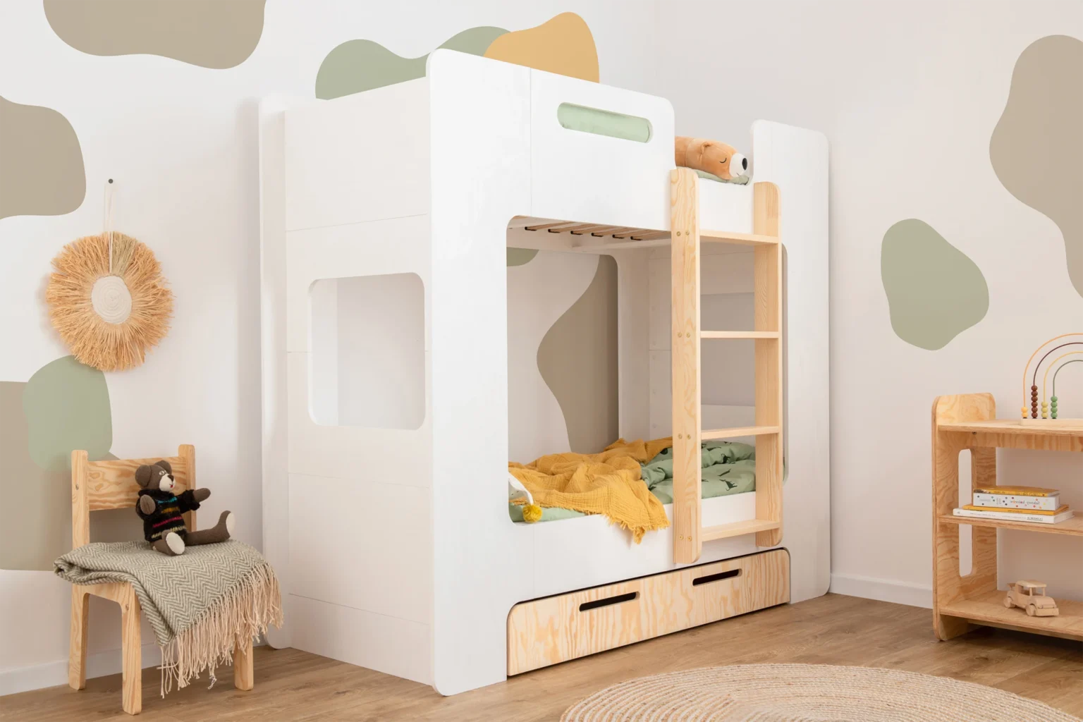 Letto a castello per bambini Mimi D bianco con scala in legno a destra e cassetto