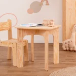 Set per bambini in legno composto da tavolo e sedia realizzati in compensato di pino