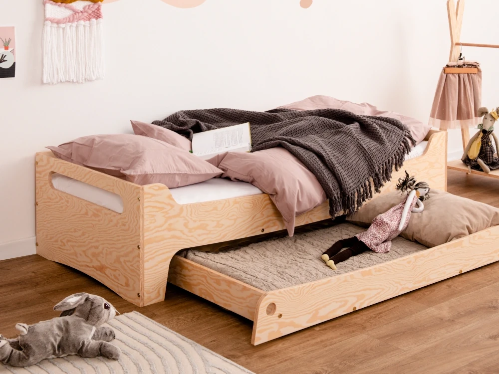 Lit enfant en bois fabriqué en contreplaqué de pin de couleur bois naturel avec tiroir coulissant