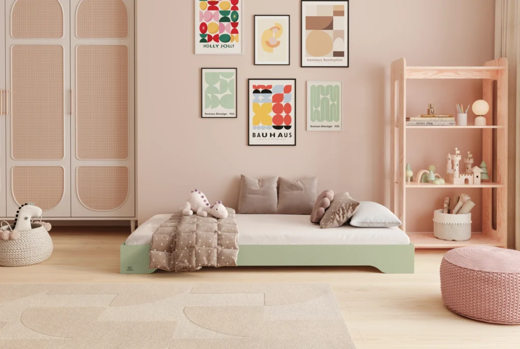 Lit enfant en bois sans barrières fabriqué en contreplaqué de pin couleur vert