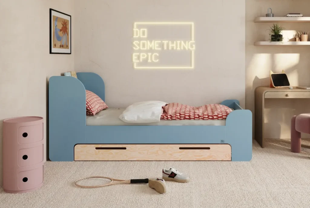 Lit pour enfant en bois fabriqué en contreplaqué de pin de couleur bleue avec une tête de lit haute et un tiroir