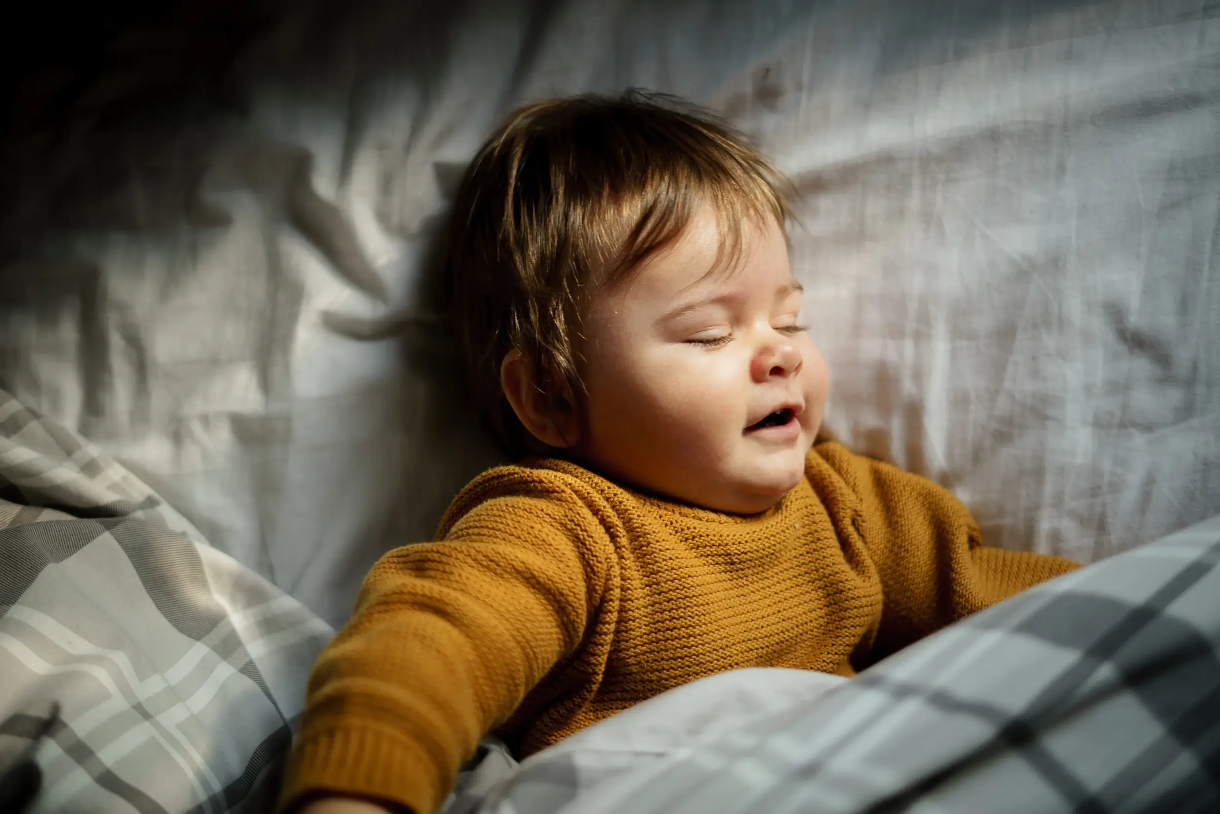 Le lit de bébé qui menace de rendre l'âme pourquoi ça arrive et comment éviter la catastrophe (pour de bon ! ) Un guide pour les parents épuisés mais attentifs
