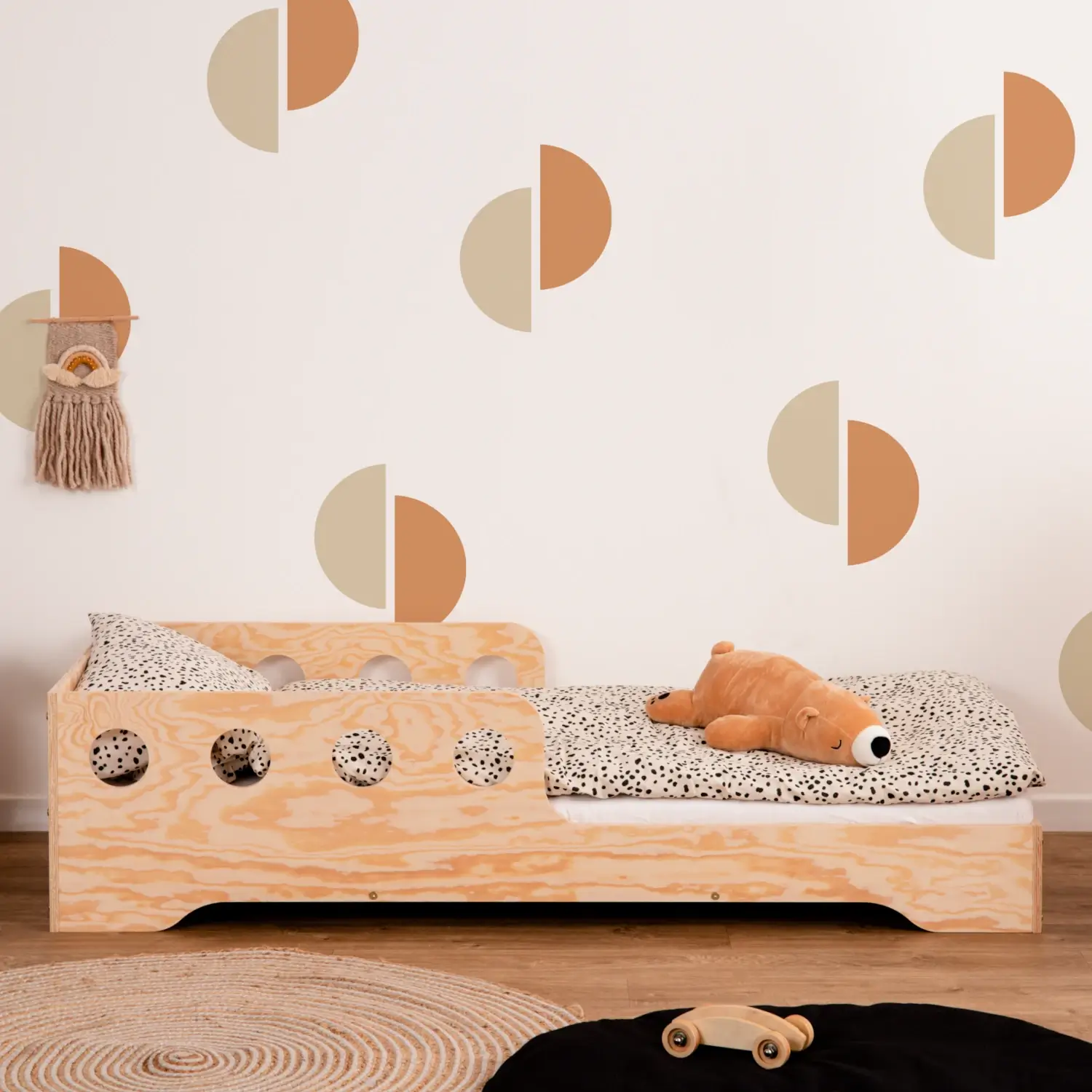 Lit simple en bois pour enfant avec barrière de sécurité et sommier TILA 6C