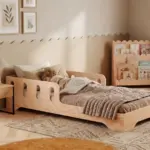 Infografica: culla 60x120 cm - dalla nascita ai 2-3 anni, compatta, sicura, con materasso su misura e fondo regolabile.